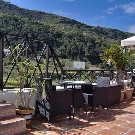 Apartamentos-monasterio-de-san-antonio-rustikals-apartment-mit-balkon-und-meerblick
